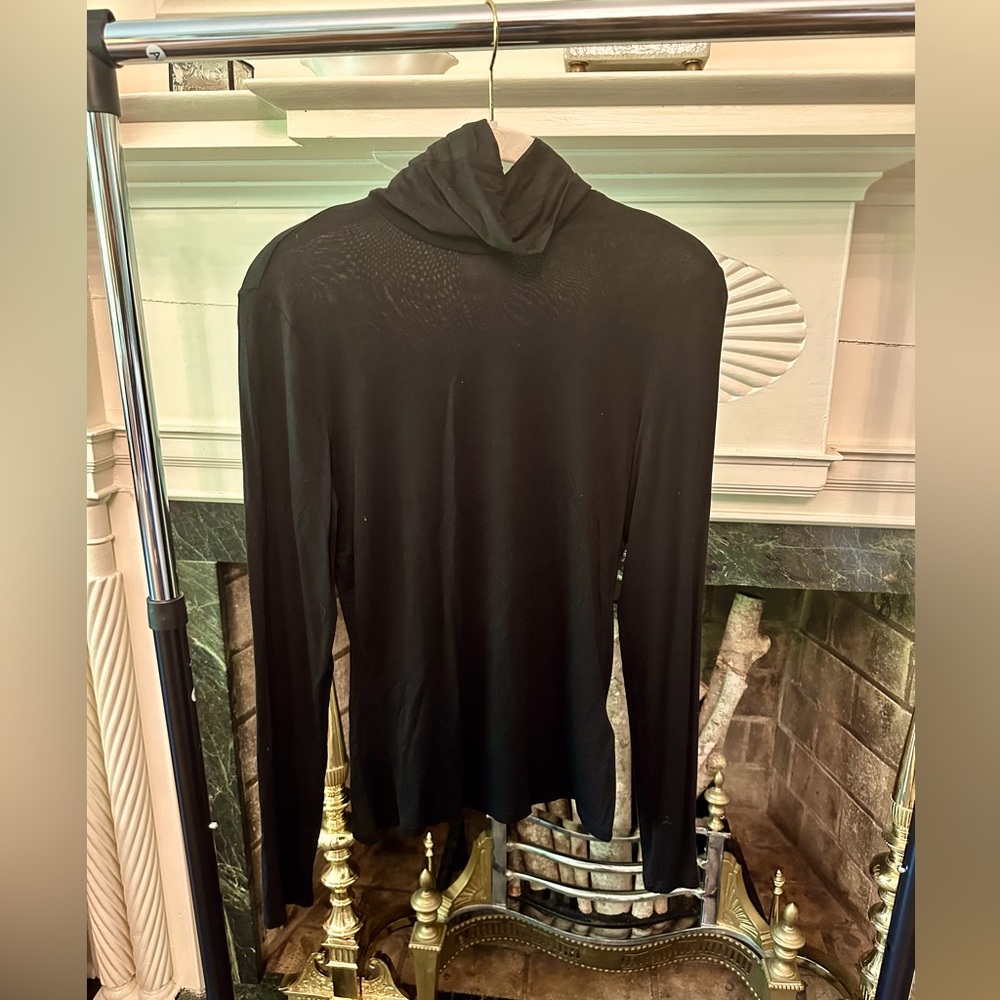 Women’s H&M top - black turtle neck. Size S.